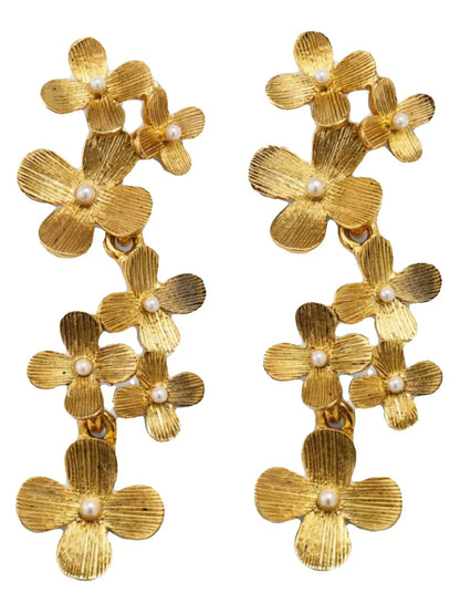 European and American Fashion Trends 2024r Fashion Trends Famous Designers Same Metal Flower S9025 Silver Needle Earrings